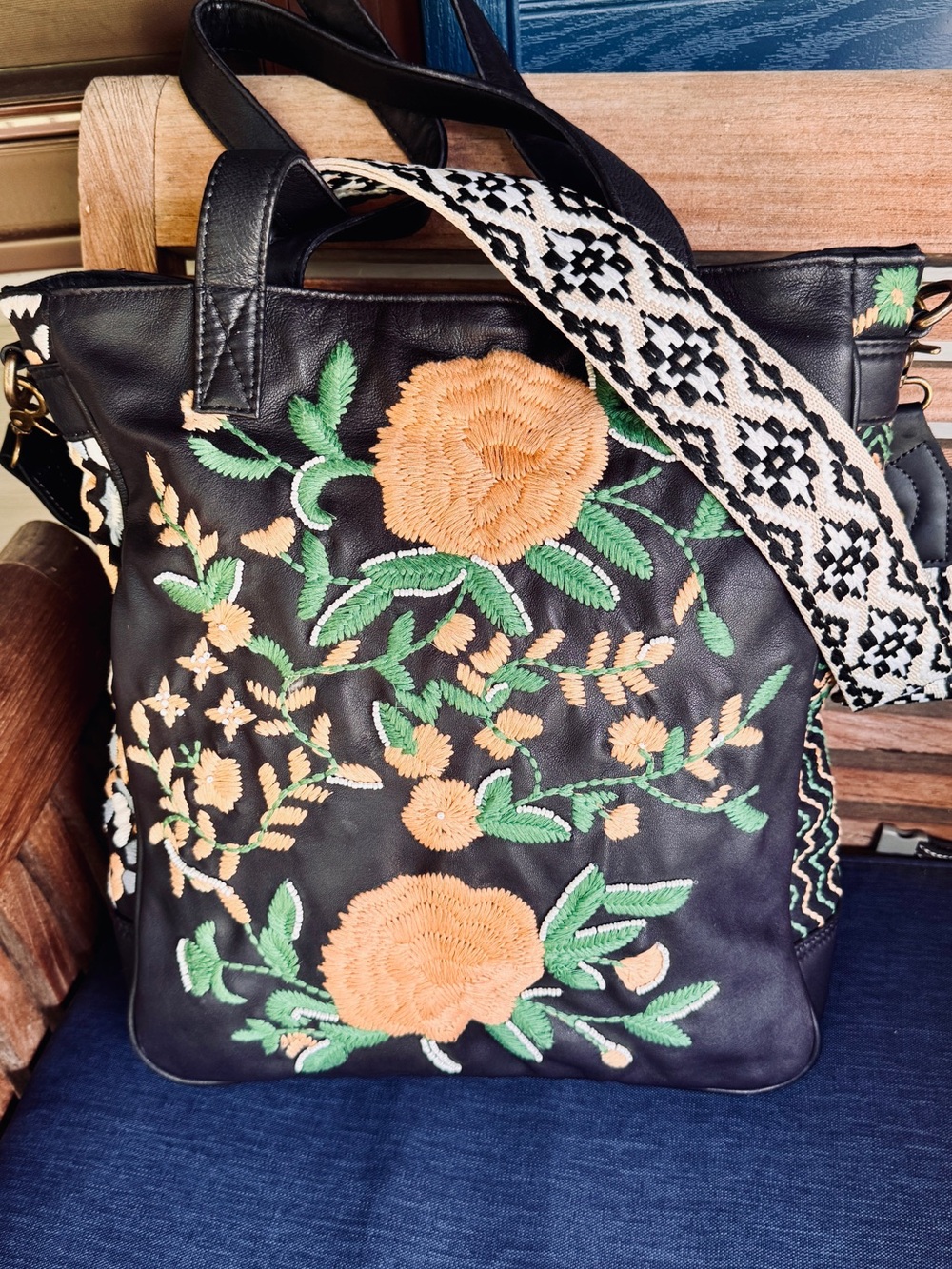 Old Trend Lamb Leather Black Floral Embroidered Tote